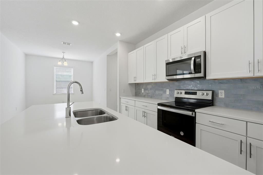 For Rent: $2,150 (3 beds, 2 baths, 2244 Square Feet)