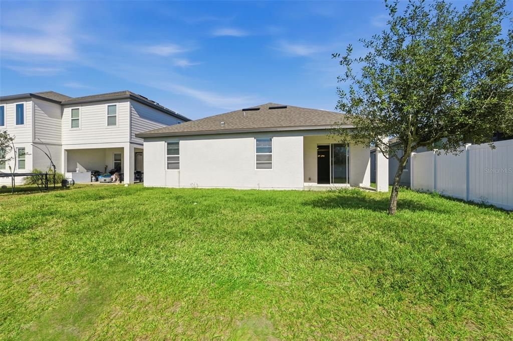 For Rent: $2,150 (3 beds, 2 baths, 2244 Square Feet)