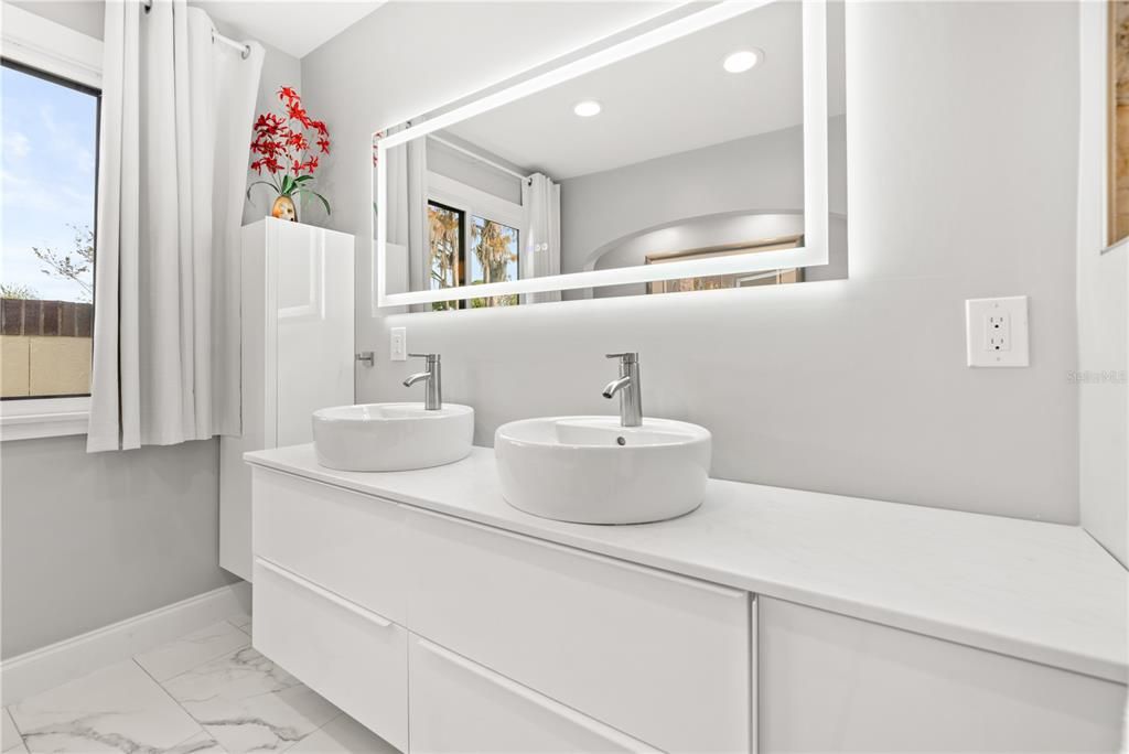 待售: $449,000 (4 贝兹, 3 浴室, 2059 平方英尺)