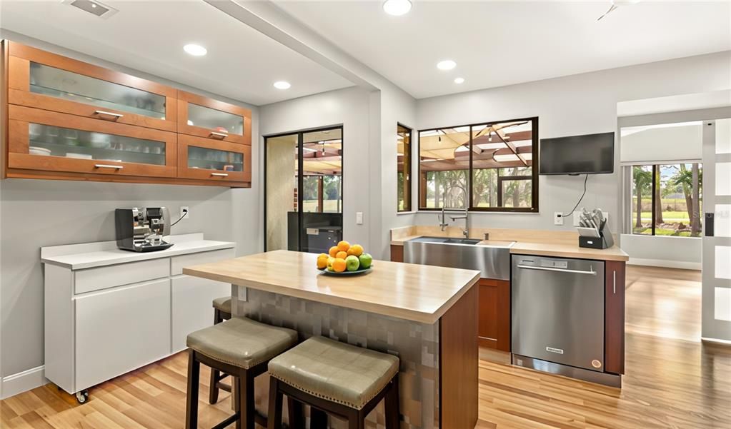 待售: $449,000 (4 贝兹, 3 浴室, 2059 平方英尺)