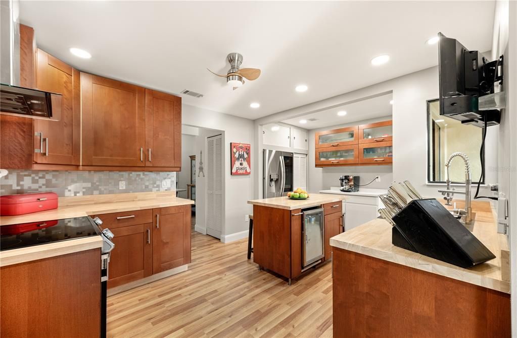 待售: $449,000 (4 贝兹, 3 浴室, 2059 平方英尺)