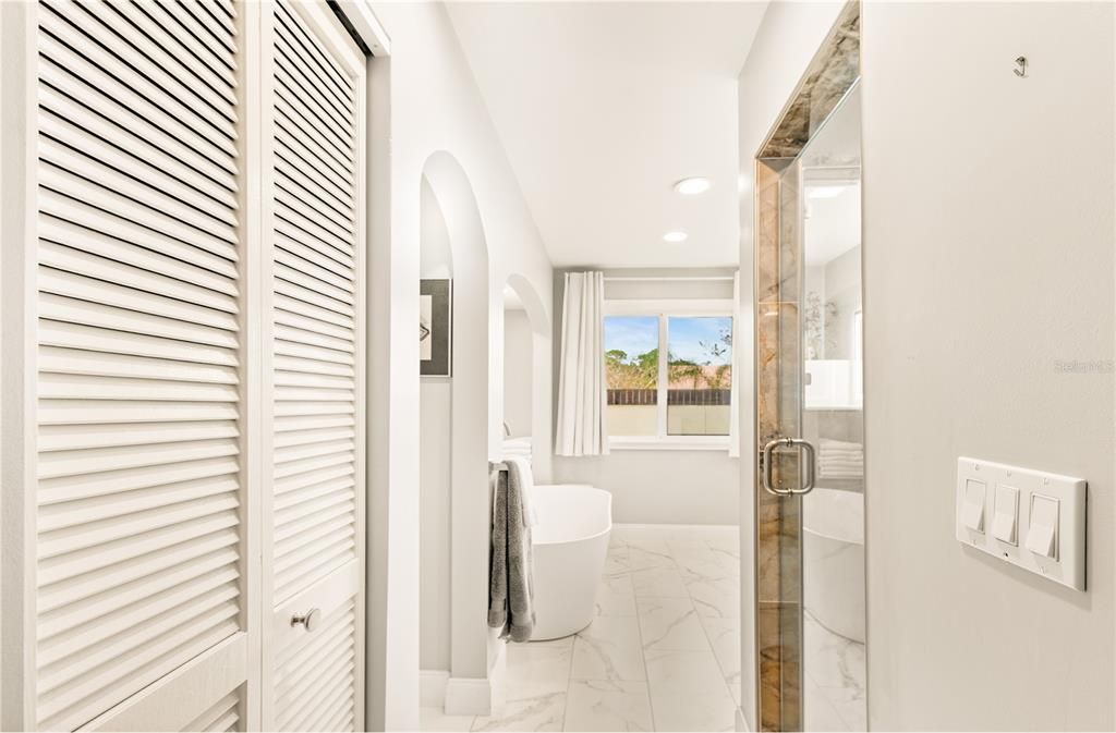 待售: $449,000 (4 贝兹, 3 浴室, 2059 平方英尺)