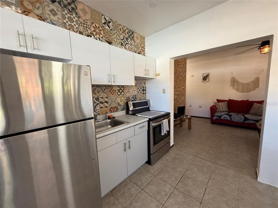 待售: $225,000 (2 贝兹, 2 浴室, 1047 平方英尺)