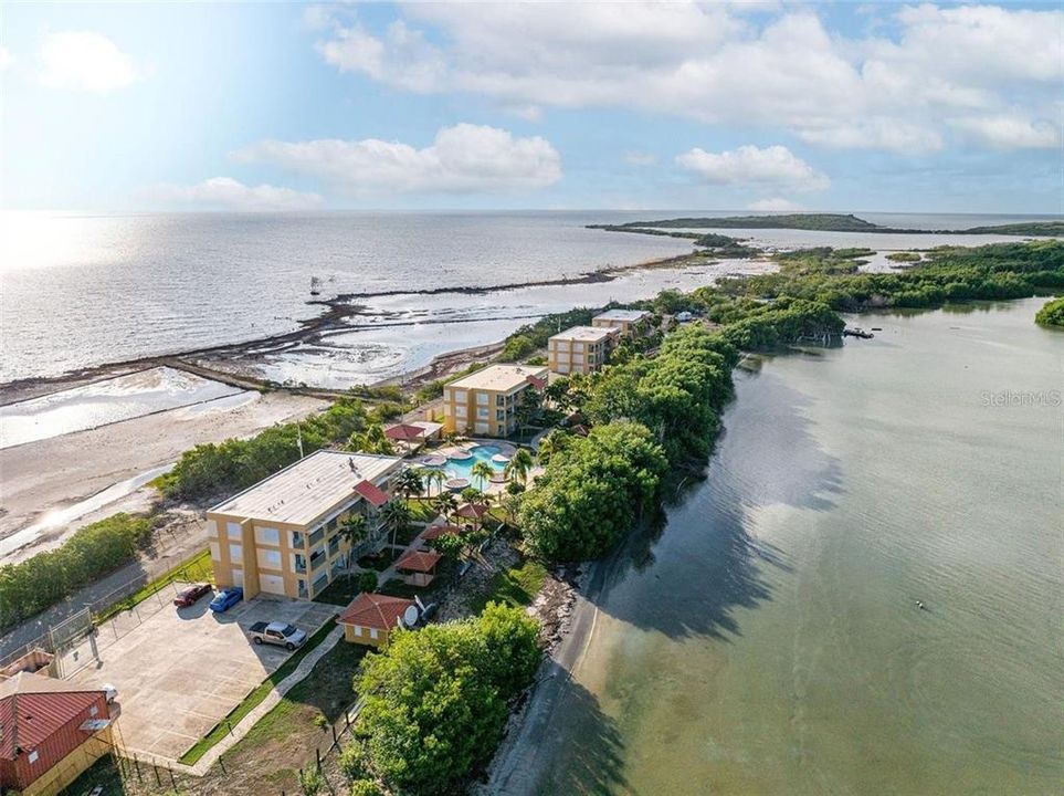 待售: $225,000 (2 贝兹, 2 浴室, 1047 平方英尺)