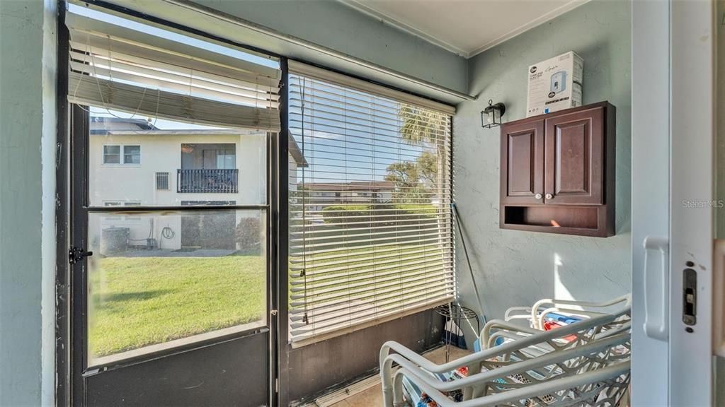 For Rent: $1,375 (2 beds, 1 baths, 840 Square Feet)