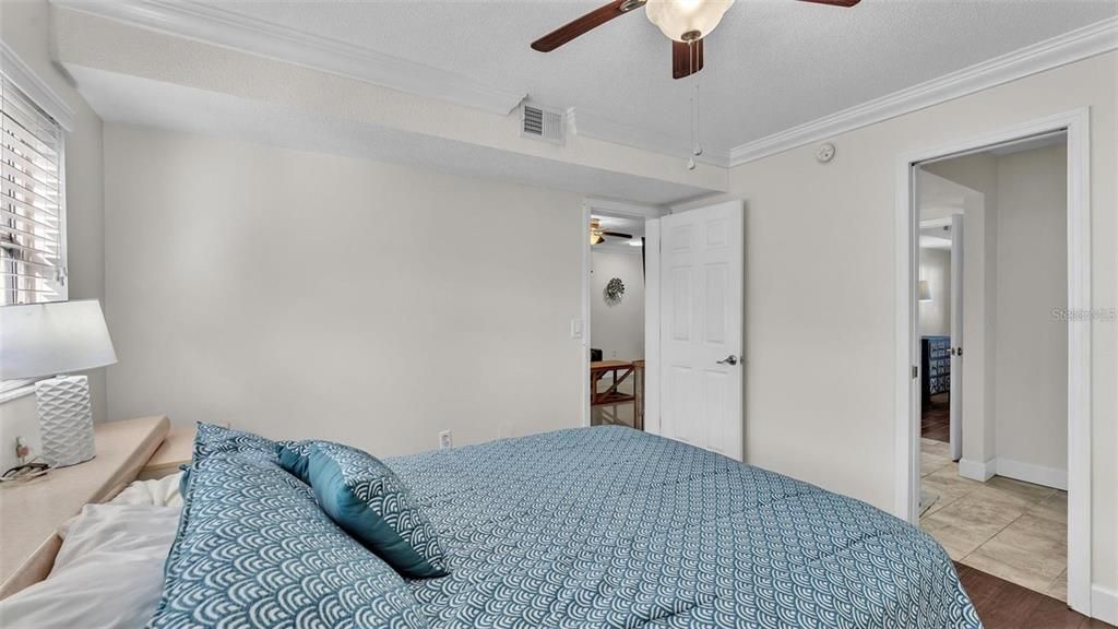 For Rent: $1,375 (2 beds, 1 baths, 840 Square Feet)