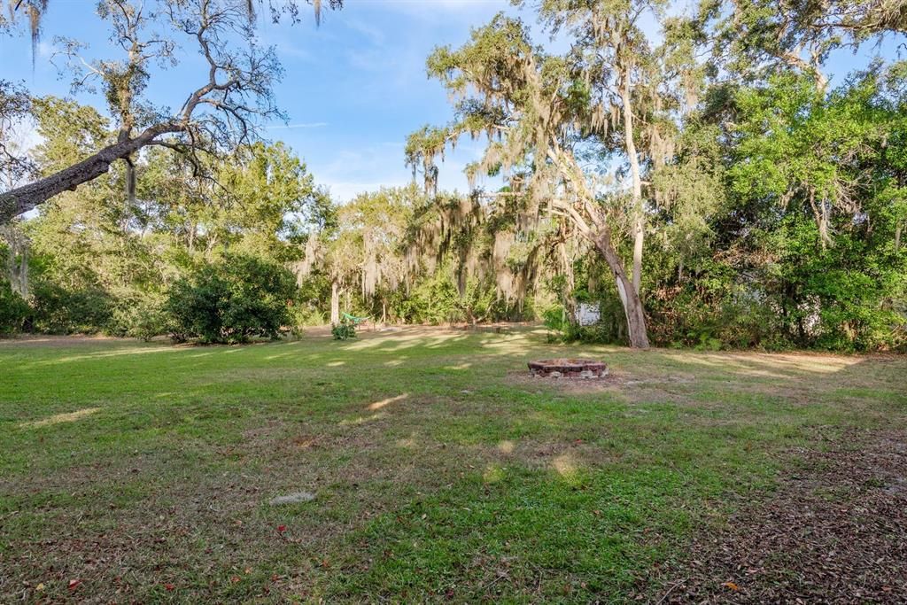 待售: $400,000 (5 贝兹, 2 浴室, 2530 平方英尺)