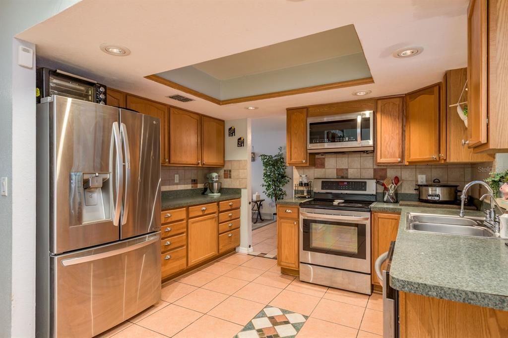 待售: $400,000 (5 贝兹, 2 浴室, 2530 平方英尺)