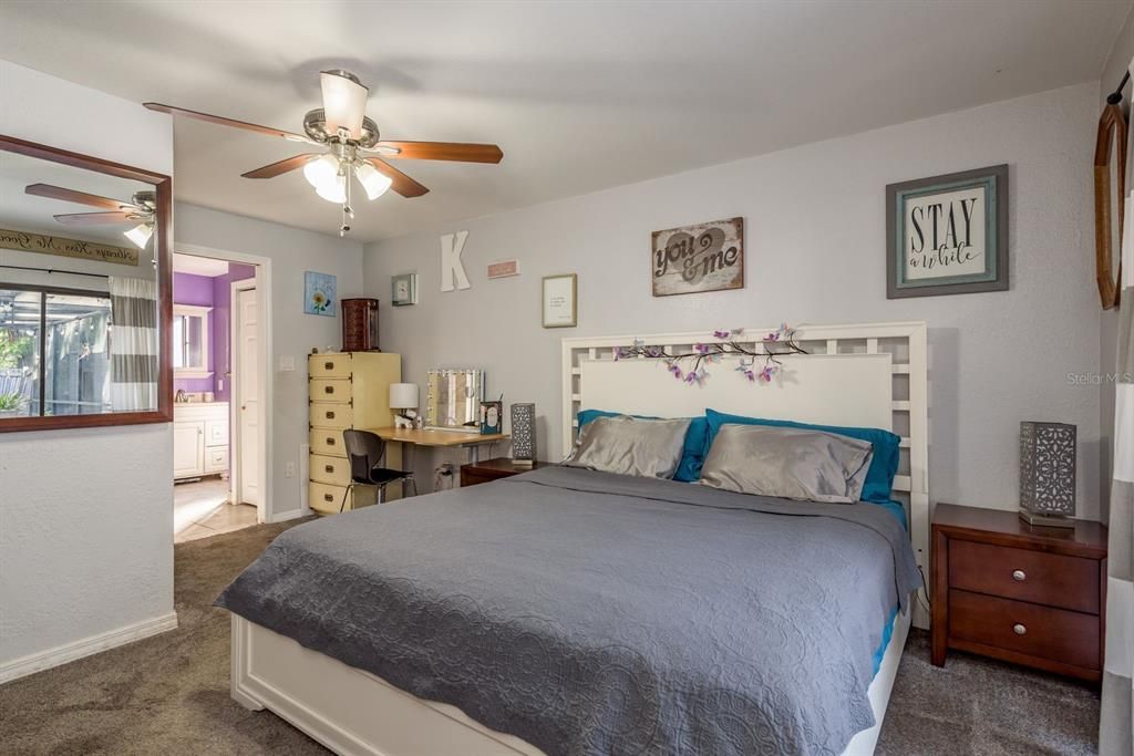 待售: $400,000 (5 贝兹, 2 浴室, 2530 平方英尺)