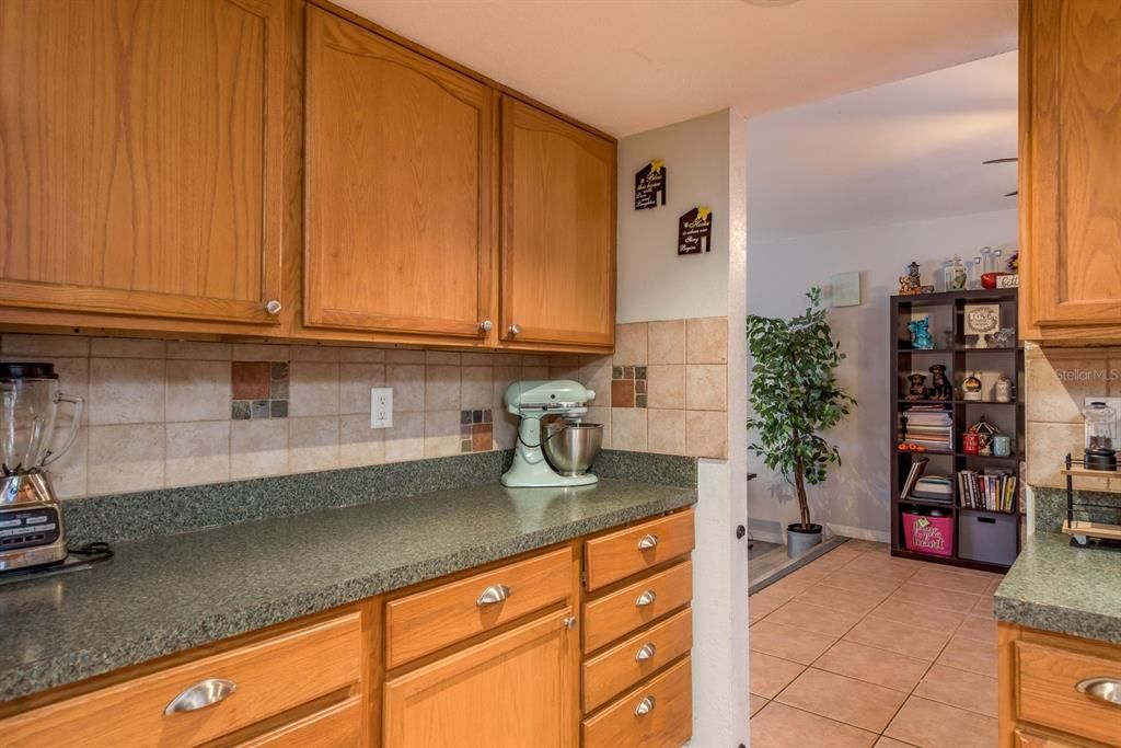 待售: $400,000 (5 贝兹, 2 浴室, 2530 平方英尺)