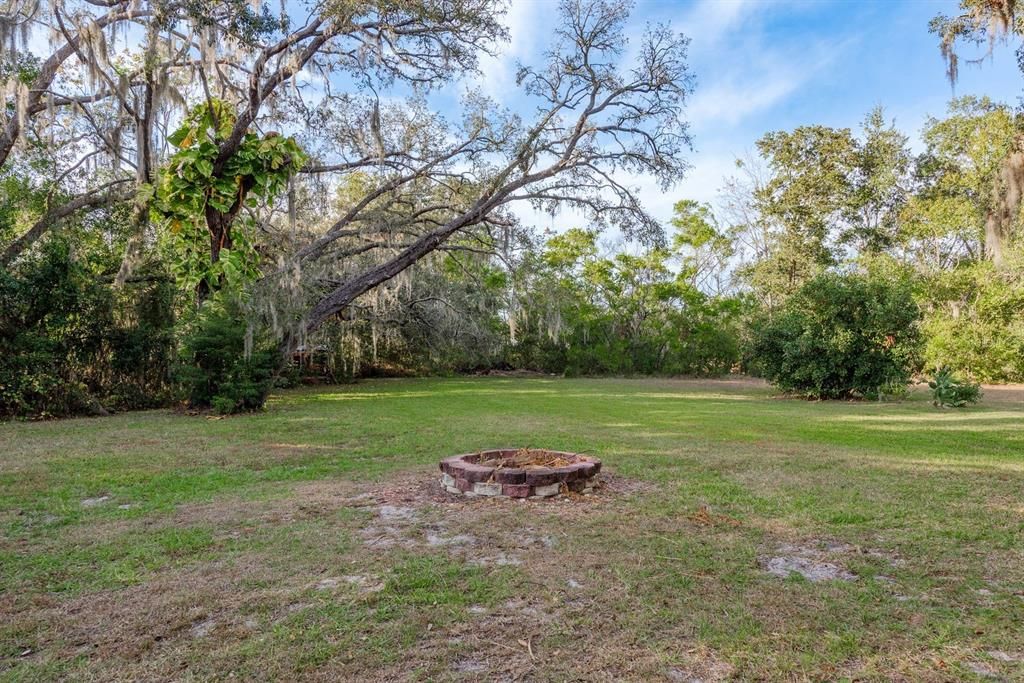 待售: $400,000 (5 贝兹, 2 浴室, 2530 平方英尺)