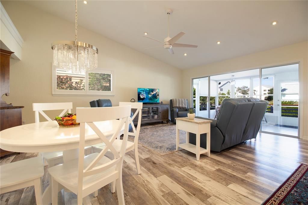 На продажу: $550,000 (2 спален, 2 ванн, 1205 Квадратных фут)