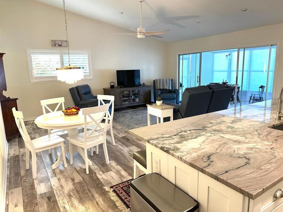 На продажу: $550,000 (2 спален, 2 ванн, 1205 Квадратных фут)