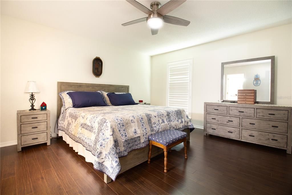 На продажу: $550,000 (2 спален, 2 ванн, 1205 Квадратных фут)