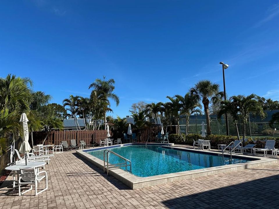 На продажу: $550,000 (2 спален, 2 ванн, 1205 Квадратных фут)