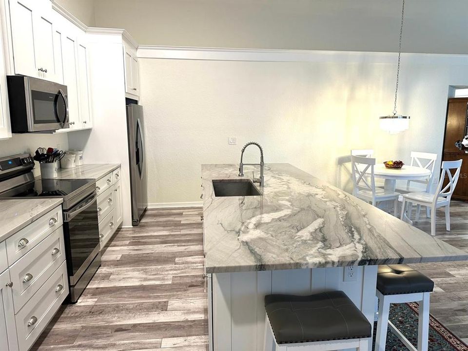 На продажу: $550,000 (2 спален, 2 ванн, 1205 Квадратных фут)