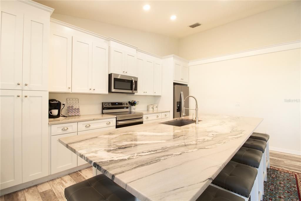 На продажу: $550,000 (2 спален, 2 ванн, 1205 Квадратных фут)