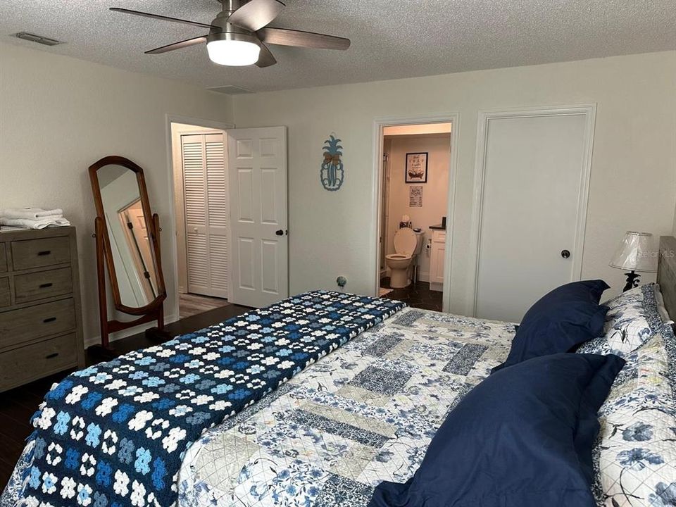 На продажу: $550,000 (2 спален, 2 ванн, 1205 Квадратных фут)