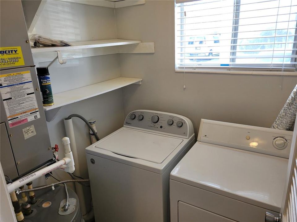 На продажу: $125,000 (2 спален, 1 ванн, 733 Квадратных фут)