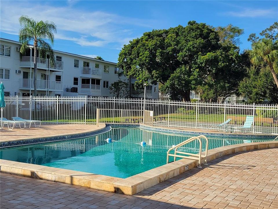 На продажу: $125,000 (2 спален, 1 ванн, 733 Квадратных фут)