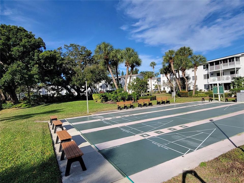 На продажу: $125,000 (2 спален, 1 ванн, 733 Квадратных фут)