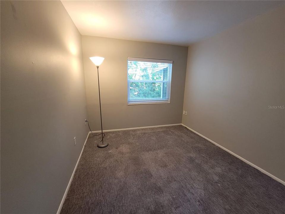 На продажу: $125,000 (2 спален, 1 ванн, 733 Квадратных фут)