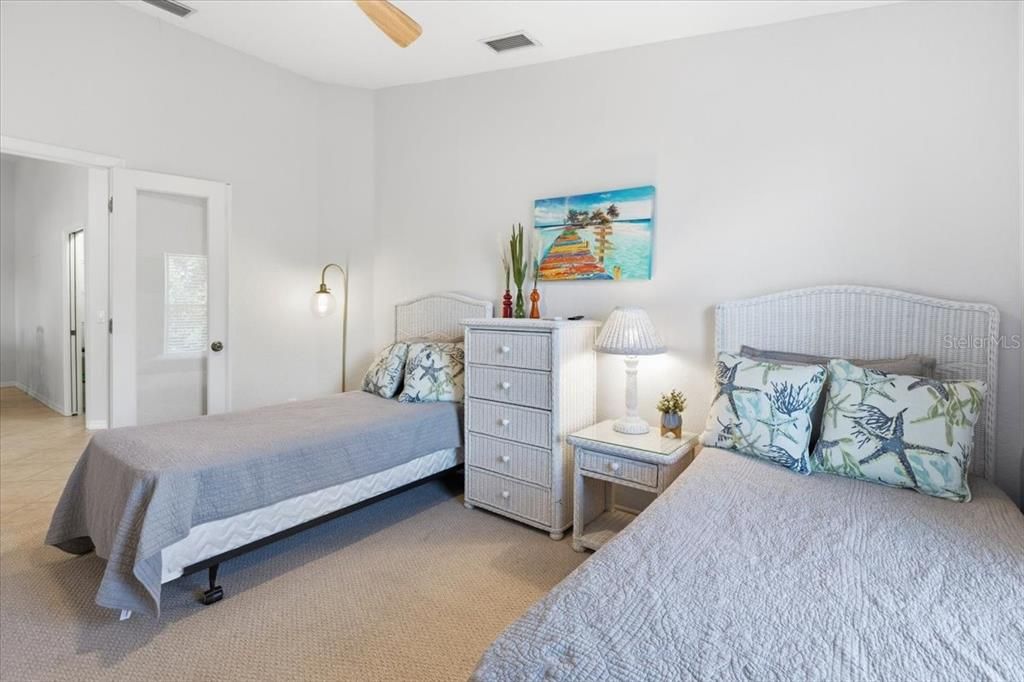 For Rent: $3,600 (3 beds, 2 baths, 1719 Square Feet)