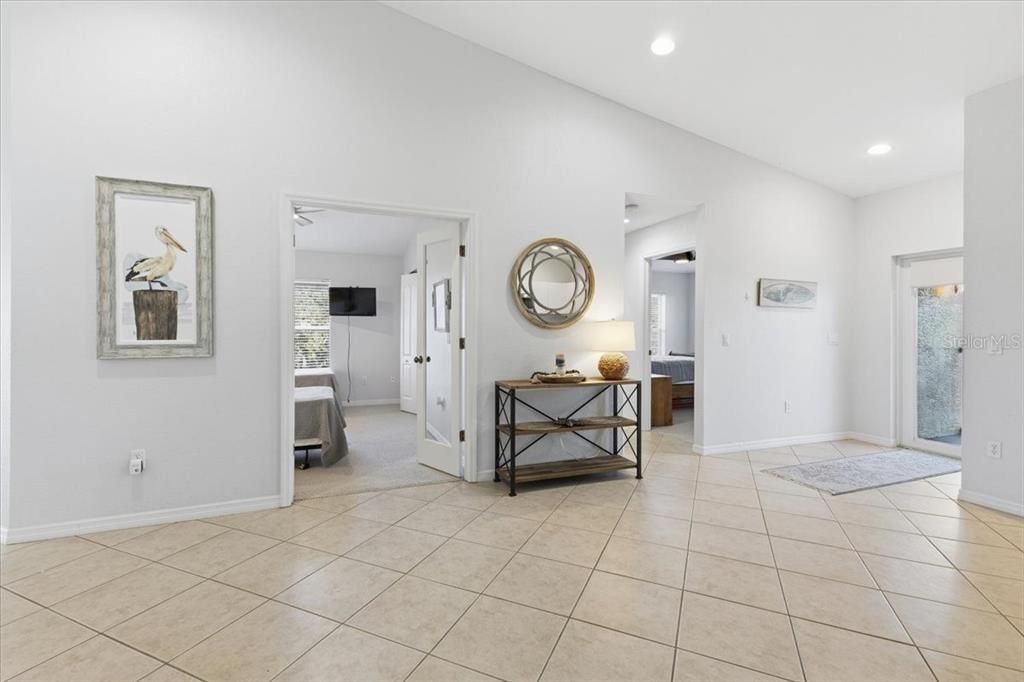 For Rent: $3,600 (3 beds, 2 baths, 1719 Square Feet)