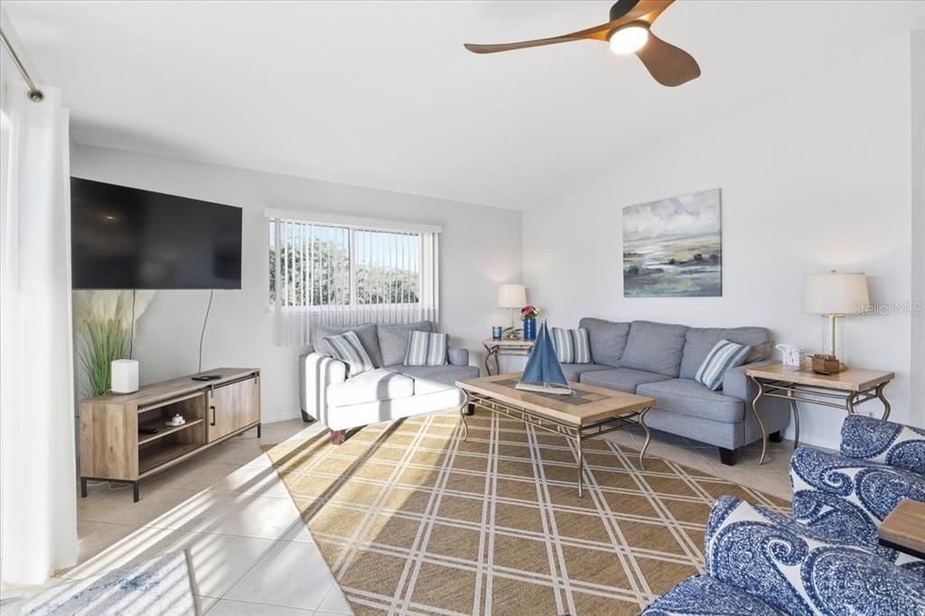 For Rent: $3,600 (3 beds, 2 baths, 1719 Square Feet)