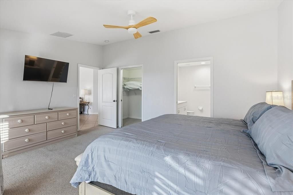 For Rent: $3,600 (3 beds, 2 baths, 1719 Square Feet)