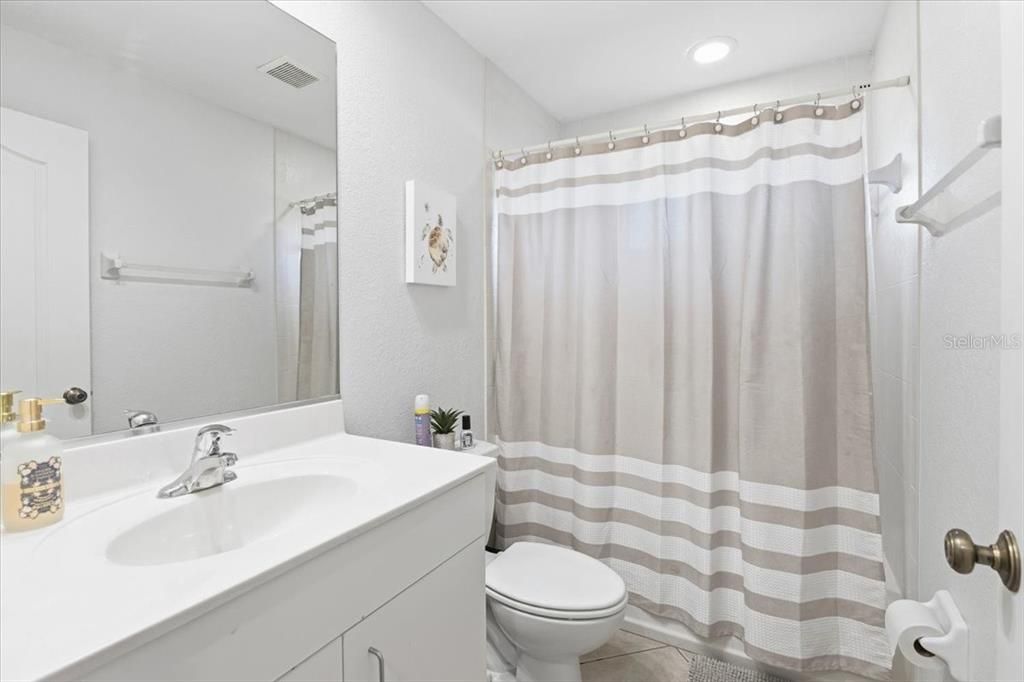 For Rent: $3,600 (3 beds, 2 baths, 1719 Square Feet)