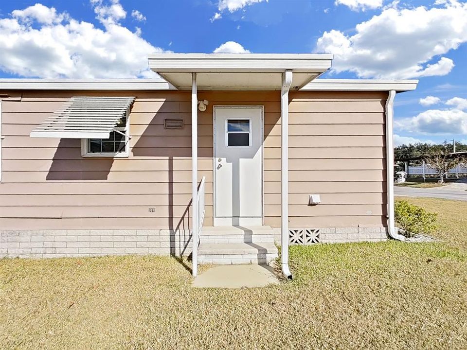 待售: $179,000 (3 贝兹, 2 浴室, 1056 平方英尺)