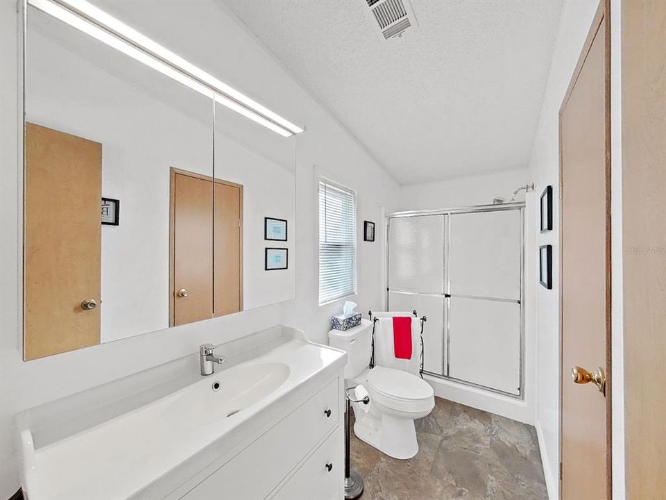 待售: $179,000 (3 贝兹, 2 浴室, 1056 平方英尺)