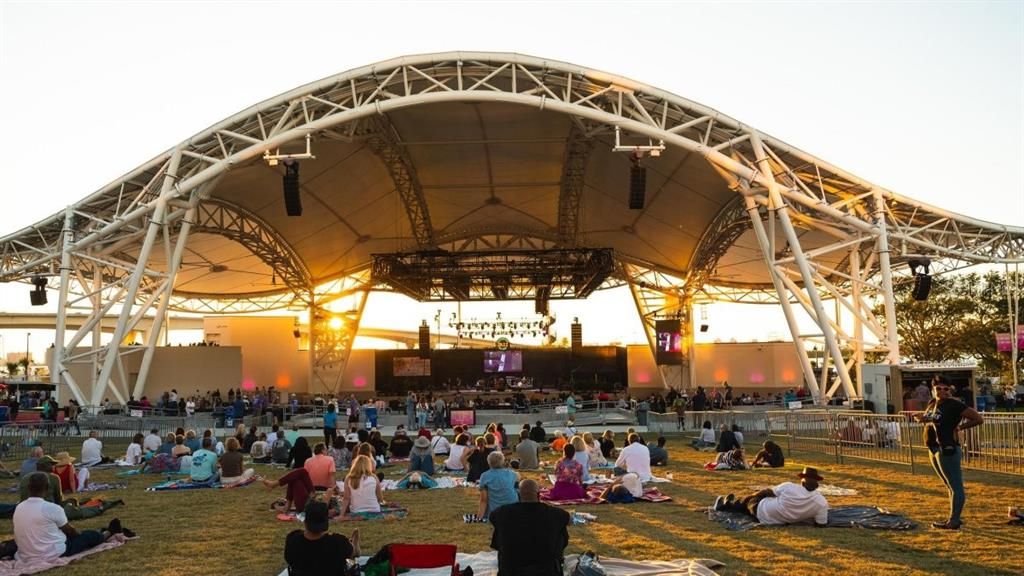 For Sale: $299,953 (2 beds, 2 baths, 881 Square Feet)