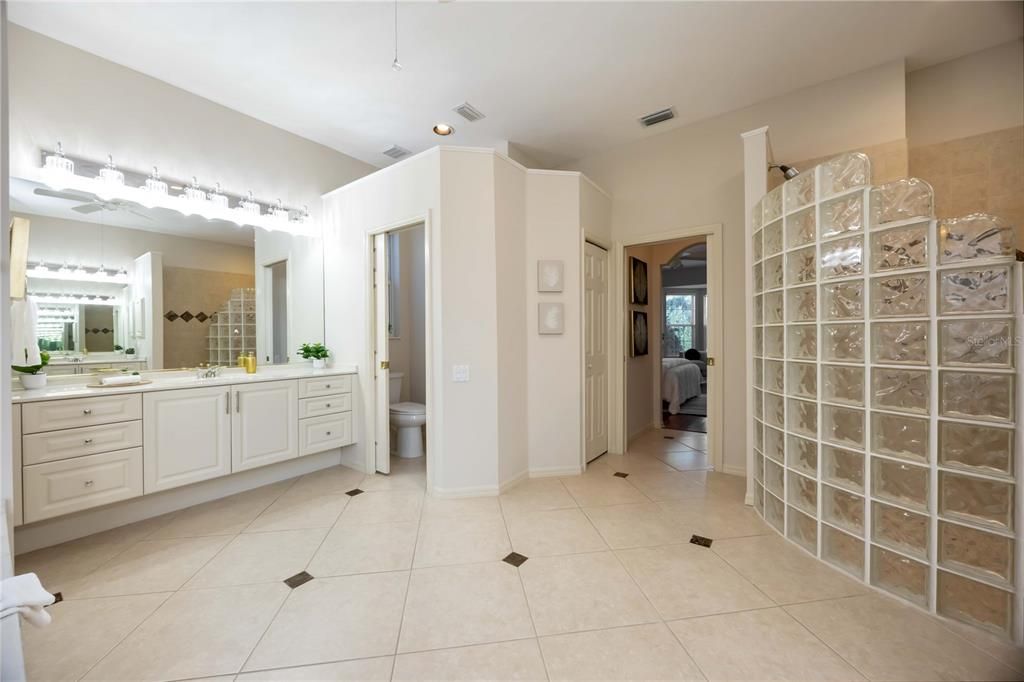 Active With Contract: $1,195,000 (3 beds, 3 baths, 2837 Square Feet)