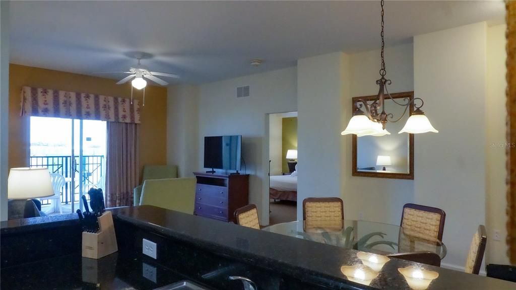 待售: $173,980 (3 贝兹, 2 浴室, 1231 平方英尺)