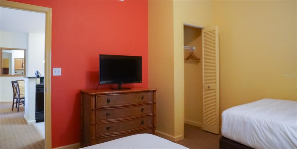 待售: $173,980 (3 贝兹, 2 浴室, 1231 平方英尺)