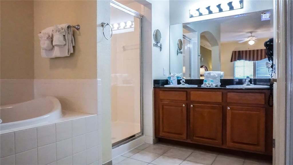 待售: $173,980 (3 贝兹, 2 浴室, 1231 平方英尺)