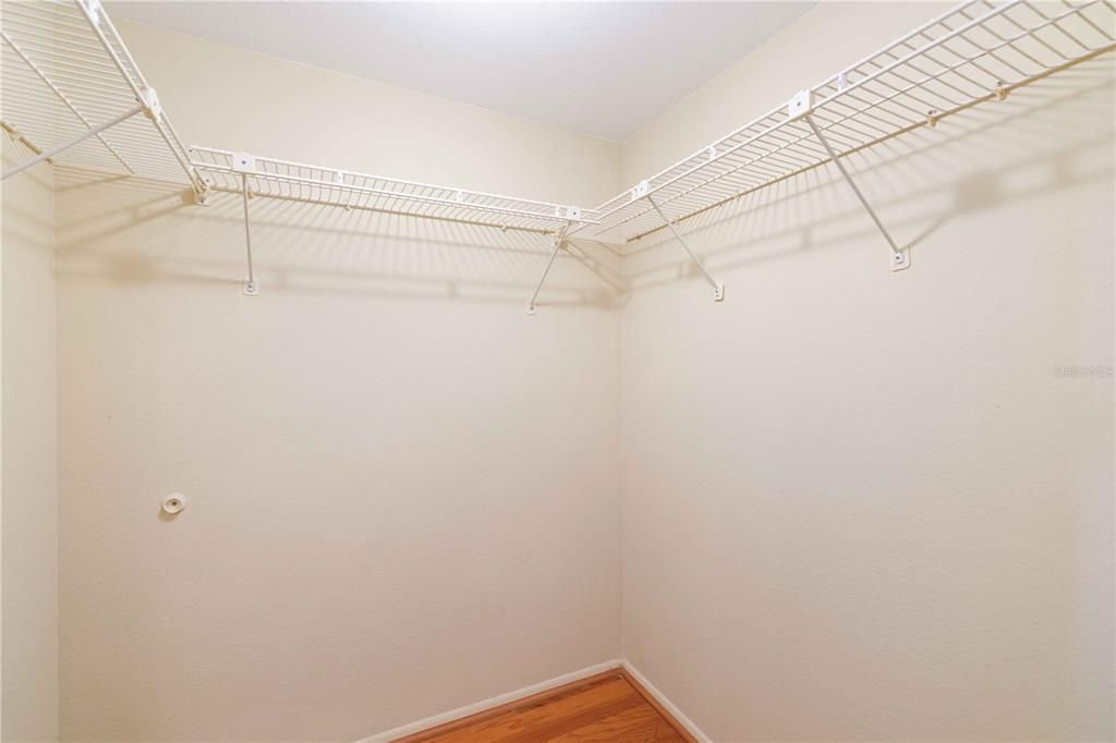 待售: $235,000 (2 贝兹, 2 浴室, 1118 平方英尺)