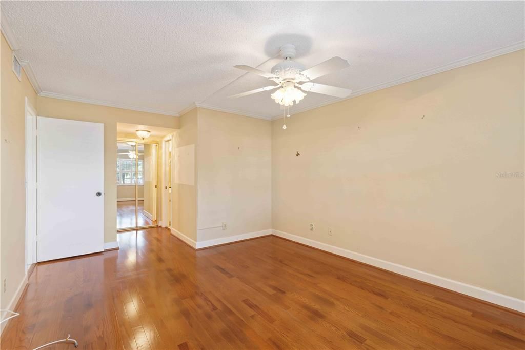 待售: $235,000 (2 贝兹, 2 浴室, 1118 平方英尺)