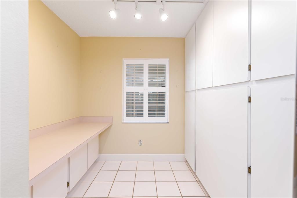 待售: $235,000 (2 贝兹, 2 浴室, 1118 平方英尺)