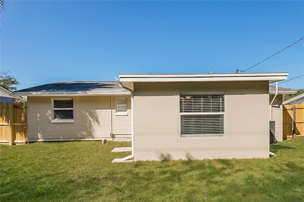 For Rent: $1,690 (2 beds, 1 baths, 1106 Square Feet)