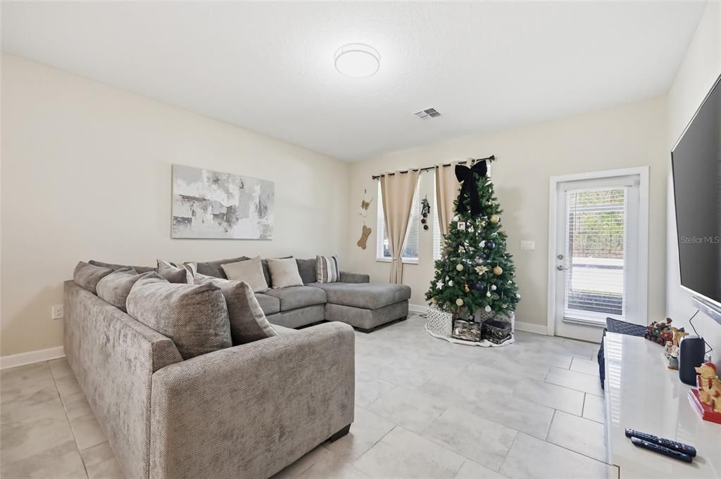 待售: $400,000 (3 贝兹, 2 浴室, 1970 平方英尺)