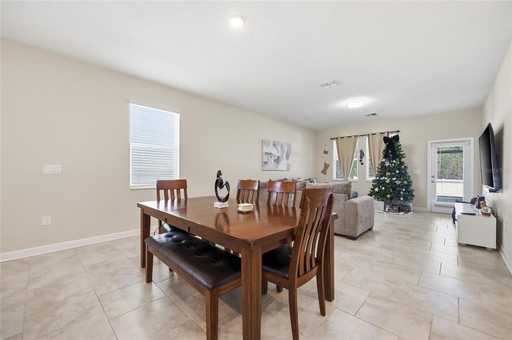 待售: $400,000 (3 贝兹, 2 浴室, 1970 平方英尺)