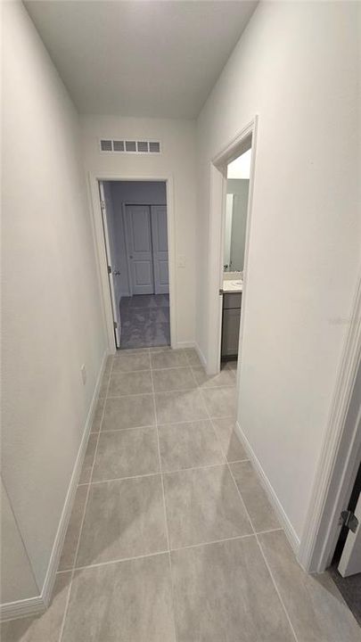 出租: $2,090 (4 贝兹, 3 浴室, 2200 平方英尺)