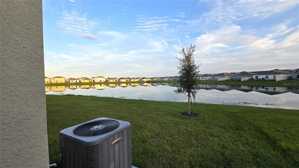 出租: $2,090 (4 贝兹, 3 浴室, 2200 平方英尺)