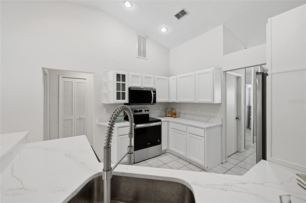 For Sale: $499,000 (3 beds, 2 baths, 1603 Square Feet)