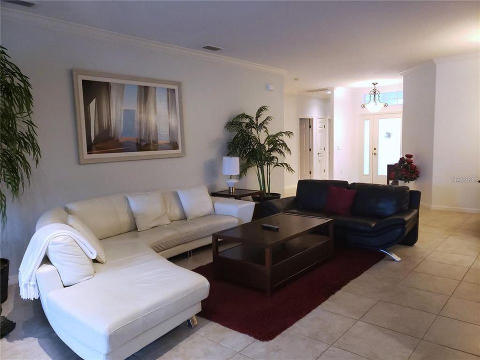 En Renta: $3,000 (3 camas, 2 baños, 1996 Pies cuadrados)