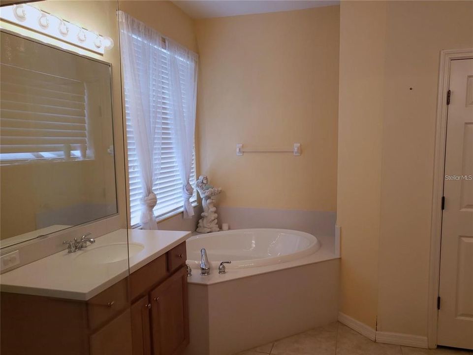 En Renta: $3,000 (3 camas, 2 baños, 1996 Pies cuadrados)