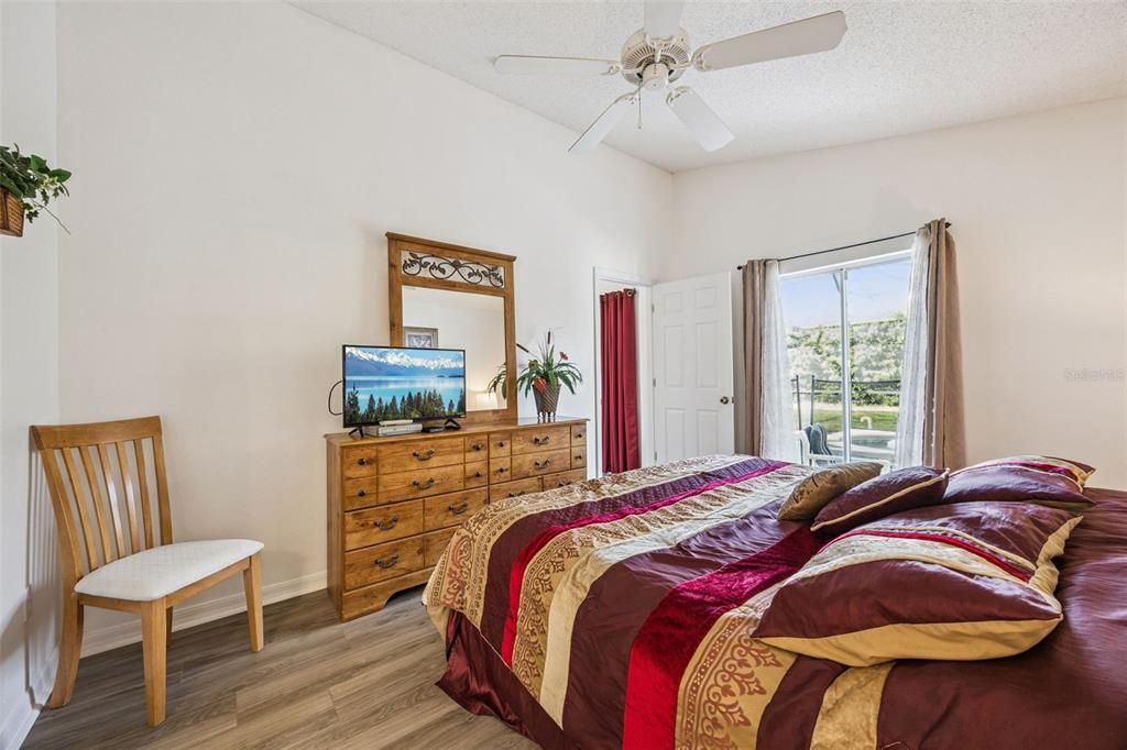 For Sale: $369,000 (4 beds, 2 baths, 1412 Square Feet)